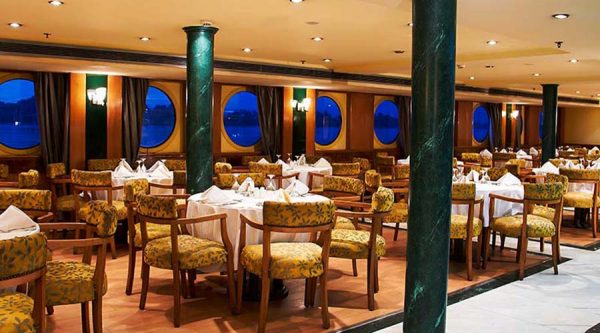 cruise restaurant